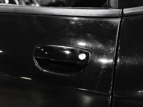 Used 2015 Dodge Challenger SXT image 29