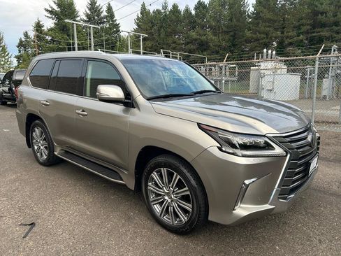 Used 2016 Lexus LX 570 4WD w/ Luxury Package image 3