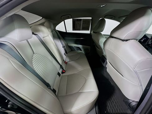 Used 2024 Toyota Camry SE FWD image 11