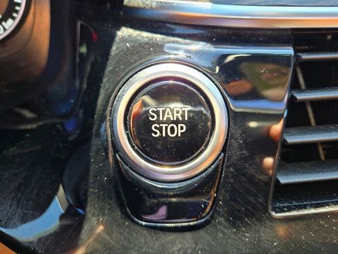 Used 2019 BMW 530e w/ M Sport Package image 36