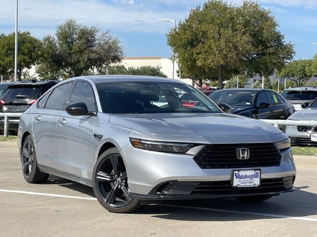 Used 2025 Honda Accord Sport image 2