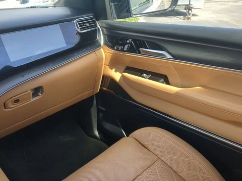 Used 2024 Jeep Grand Wagoneer L Series III w/ Rear Seat Video Group 1 AWD/4WD image 20