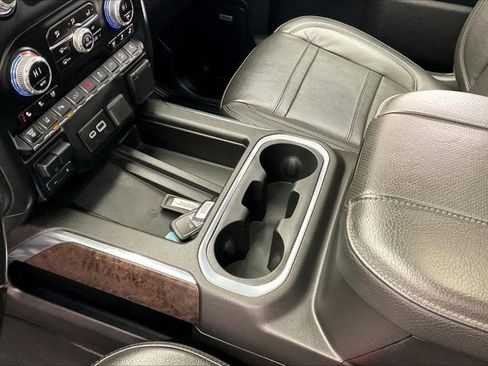 Used 2023 GMC Sierra 2500 Denali w/ Denali Black Diamond Edition image 16