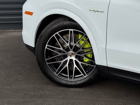 New 2026 Porsche Cayenne E-Hybrid Coupe AWD/4WD image 12