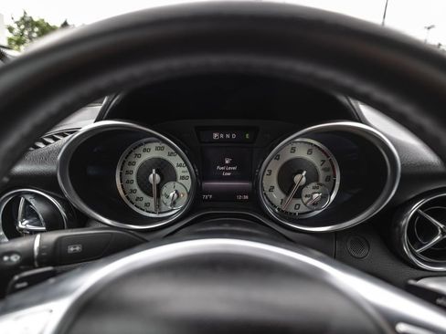Used 2014 Mercedes-Benz SLK 250 w/ Sport Package image 10