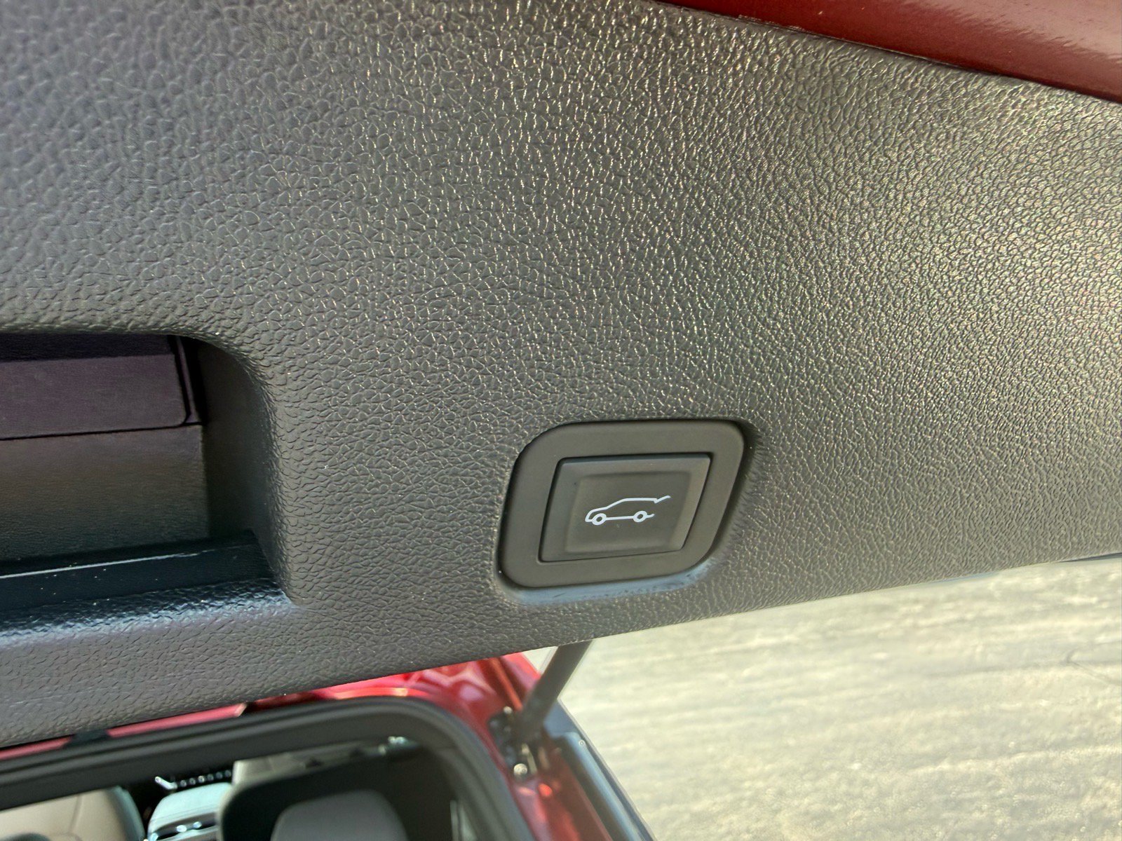 Used 2026 GMC Acadia Elevation w/ Elevation Premium Package FWD image 17