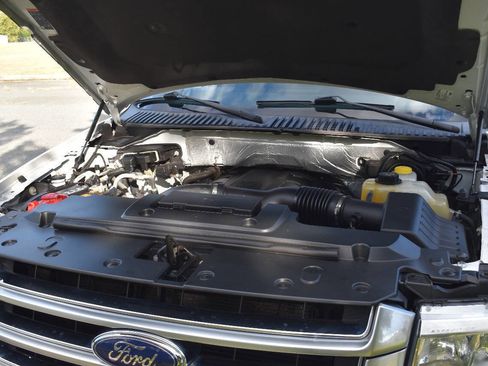 Used 2016 Ford Expedition EL Platinum image 30