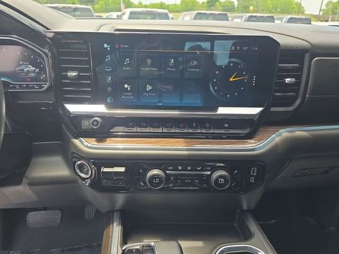 Used 2024 Chevrolet Silverado 1500 LT Trail Boss w/ LT Trail Boss Premium Package AWD/4WD image 21
