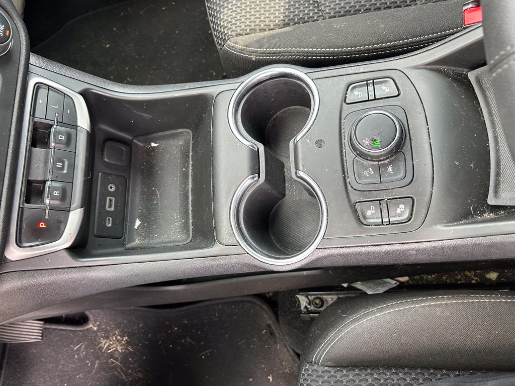 Used 2022 GMC Terrain SLE w/ Driver Convenience Package FWD image 16