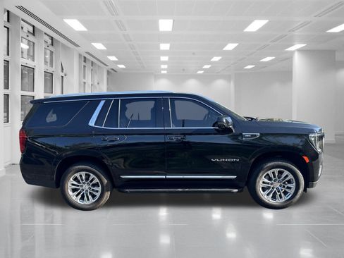 Certified 2024 GMC Yukon SLT w/ SLT Premium Package AWD/4WD image 4
