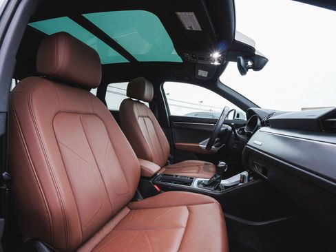 Used 2023 Audi Q3 2.0T Premium w/ Convenience Package image 36