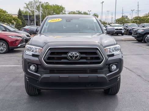 Used 2023 Toyota Tacoma SR5 AWD/4WD image 2