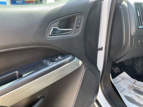 Used 2022 Chevrolet Colorado LT w/ Fleet Safety Package AWD/4WD image 10