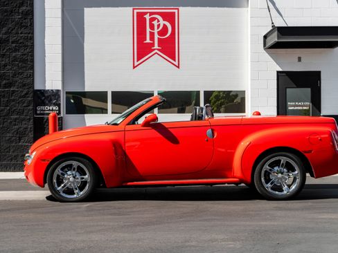 Used 2005 Chevrolet SSR w/ Preferred Equipment Group RWD image 36
