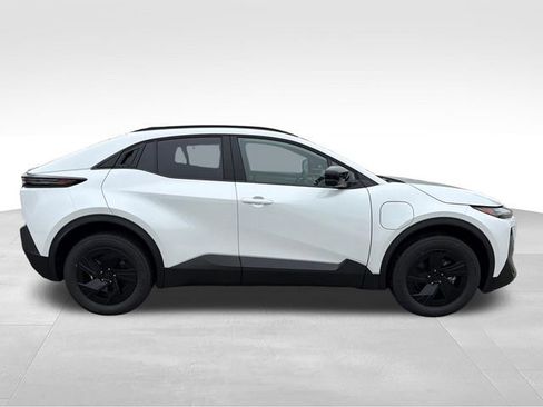 New 2026 Subaru Uncharted AWD image 8