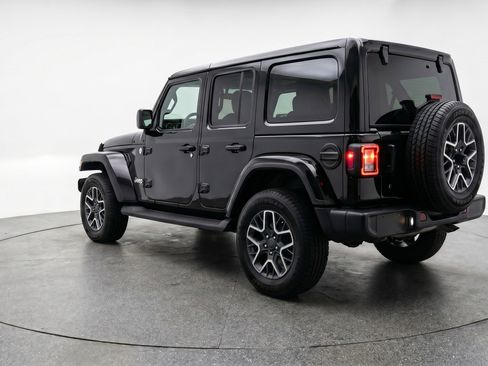 Used 2025 Jeep Wrangler Unlimited Sahara AWD/4WD image 6