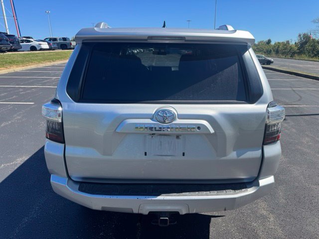 Used 2016 Toyota 4Runner SR5 AWD/4WD image 4