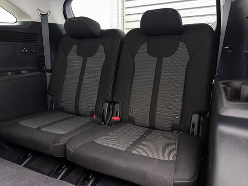 Used 2022 Kia Sorento LX FWD image 25