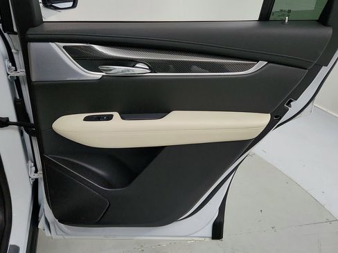 Certified 2024 Cadillac XT6 Sport AWD/4WD image 30