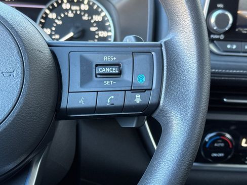 Certified 2024 Nissan Rogue SV image 28