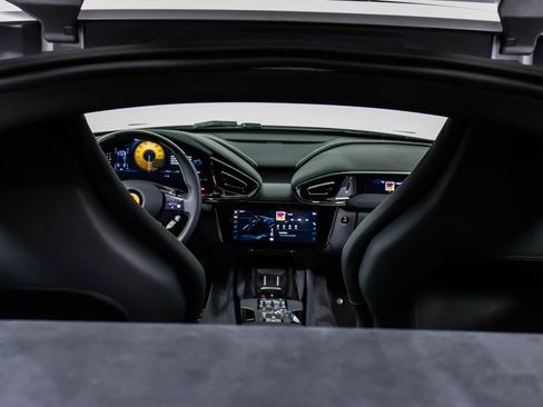 Certified 2025 Ferrari 12Cilindri RWD image 24