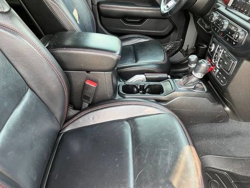 Used 2019 Jeep Wrangler Unlimited Rubicon AWD/4WD image 12