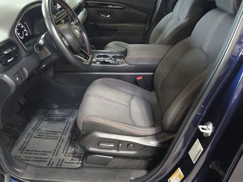 Used 2025 Honda Pilot Sport image 18