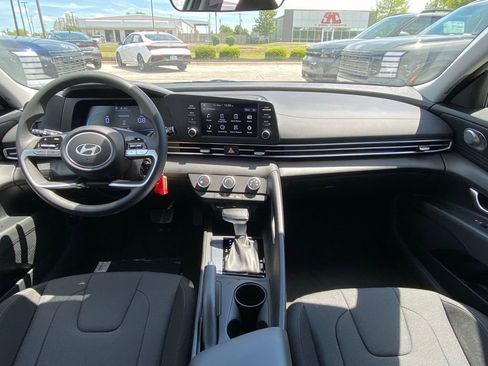 New 2026 Hyundai Elantra SE FWD image 27