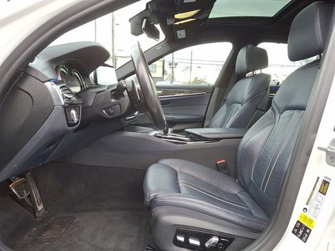 Used 2018 BMW M550i xDrive image 22