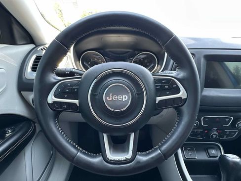 Used 2019 Jeep Compass Latitude FWD image 25