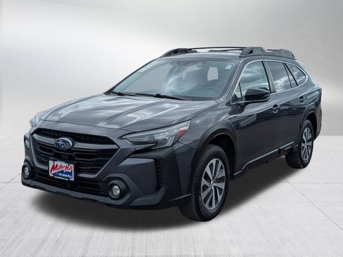 Used 2023 Subaru Outback Premium AWD/4WD image 3
