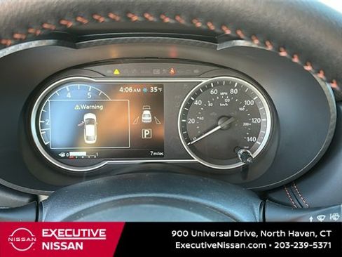 New 2025 Nissan Versa SR w/ Trunk Package image 13