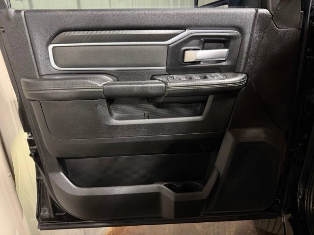 Used 2025 RAM 3500 Big Horn AWD/4WD image 13