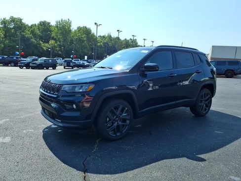 New 2026 Jeep Compass Limited AWD/4WD image 3