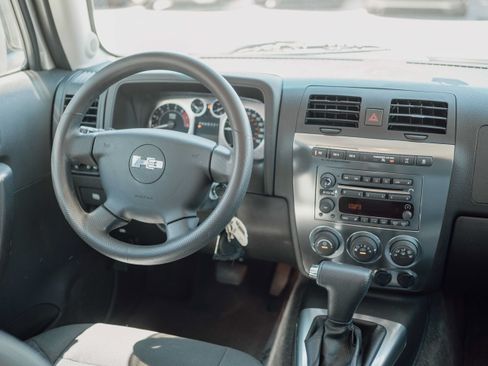 Used 2006 HUMMER H3 AWD/4WD image 8