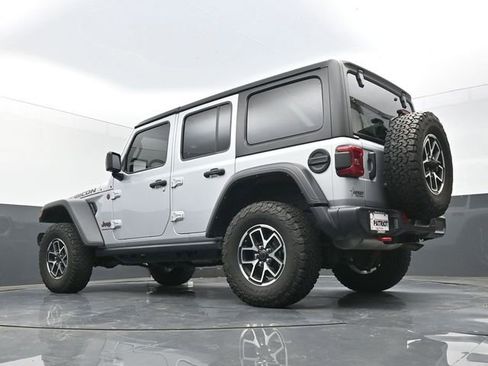 Used 2024 Jeep Wrangler Unlimited Rubicon w/ Technology Group AWD/4WD image 44