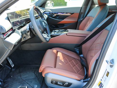 New 2025 BMW i5 M60 w/ Premium Package AWD/4WD image 17