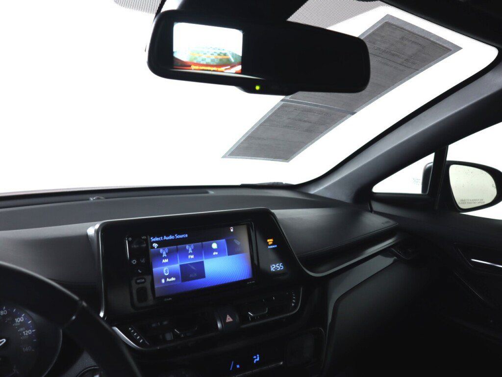 Used 2018 Toyota C-HR XLE FWD image 16