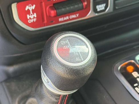 Used 2023 Jeep Gladiator Rubicon w/ Cold Weather Group AWD/4WD image 33
