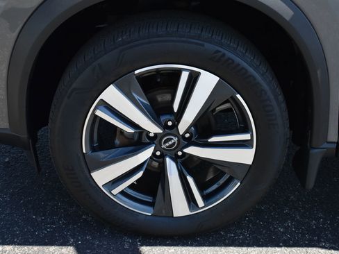 Used 2023 Nissan Rogue SL image 11