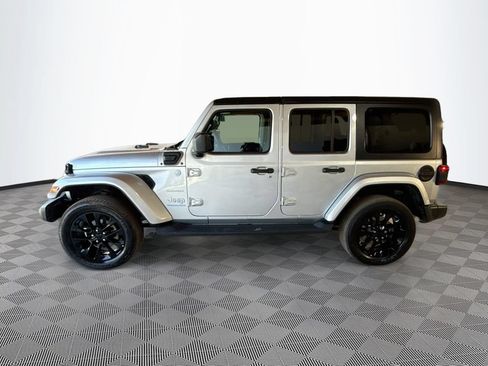 Used 2023 Jeep Wrangler Unlimited Sahara AWD/4WD image 9