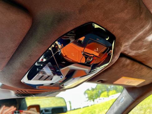 Used 2025 BMW M5 Base AWD 4dr Sedan w/ Executive Package image 35