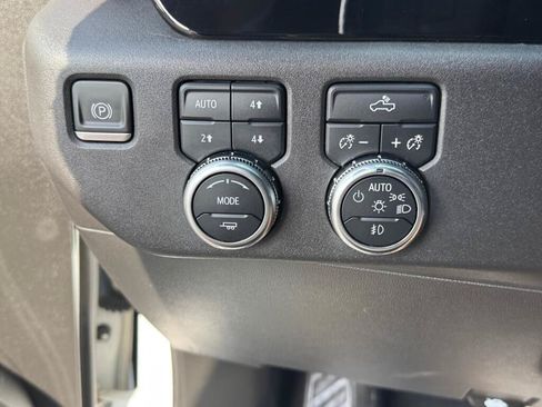 Used 2022 GMC Sierra 1500 Elevation w/ Preferred Package AWD/4WD image 13