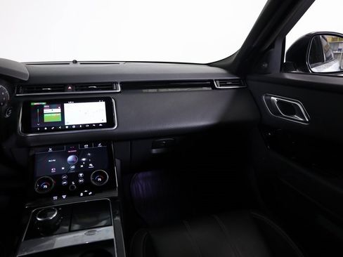Used 2018 Land Rover Range Rover Velar S image 45