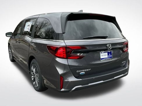 New 2026 Honda Odyssey Touring image 4