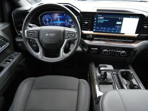 Used 2024 Chevrolet Silverado 1500 LT Trail Boss w/ Convenience Package II AWD/4WD image 16