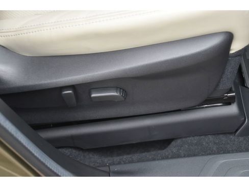 Used 2024 Subaru Ascent Limited w/ Technology Package image 33