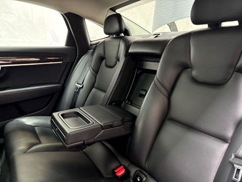 Used 2018 Volvo S90 T5 Momentum w/ Convenience Package image 30