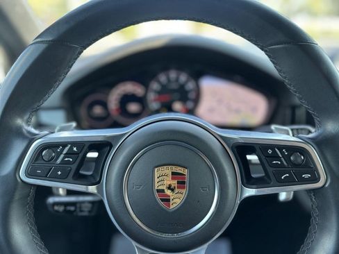 Used 2022 Porsche Cayenne Platinum Edition image 28