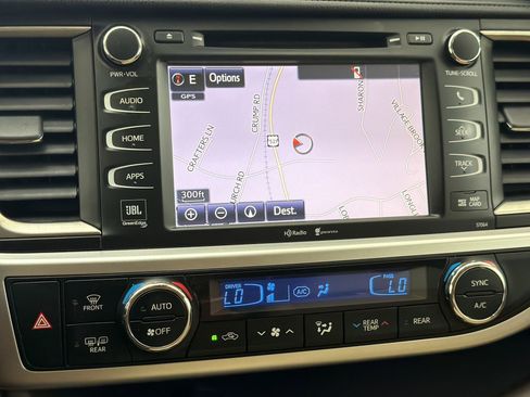 Used 2015 Toyota Highlander Limited Platinum AWD/4WD image 25